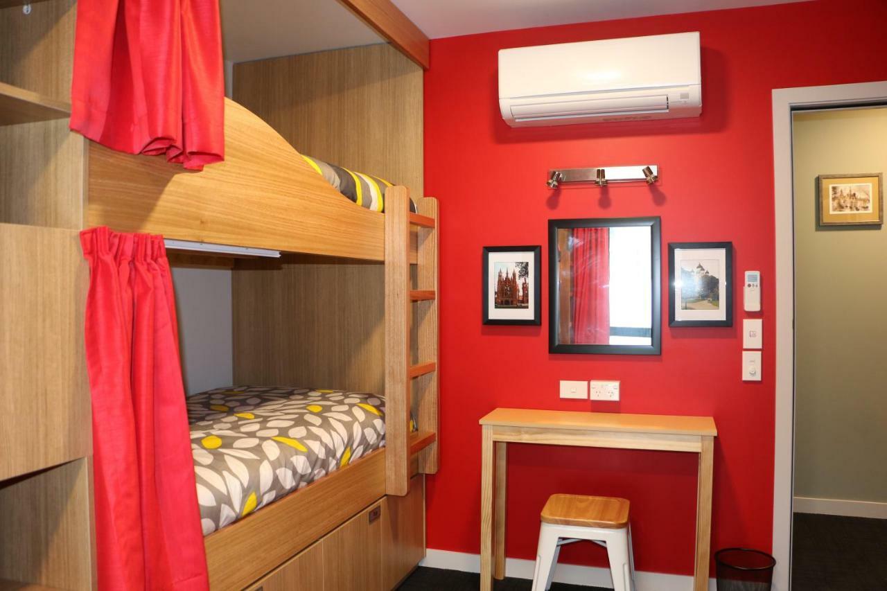 Adventure Q2 Hostel Queenstown Exterior photo