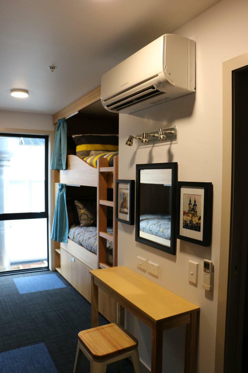 Adventure Q2 Hostel Queenstown Exterior photo